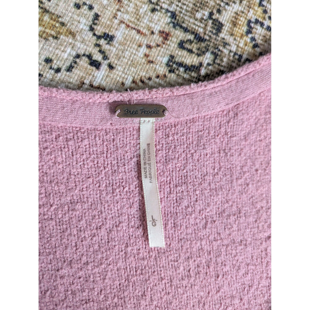 Free People Pink Oversized Knit V-Neck Sweater Cropped Slouchy Seam Size Large - Picture 5 of 5